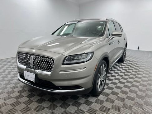 Used 2023 Lincoln Nautilus Reserve AWD/4WD image 2
