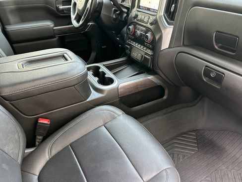 Used 2022 Chevrolet Silverado 2500 LTZ w/ LTZ Premium Package AWD/4WD image 17