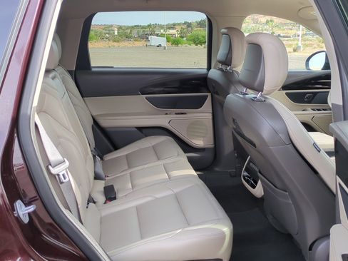 Used 2025 Lincoln Nautilus Premier w/ Jet Appearance Package AWD/4WD image 29