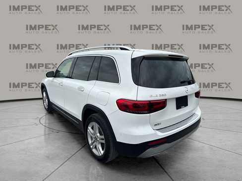 Used 2022 Mercedes-Benz GLB 250 4MATIC w/ Premium Package Lite image 3