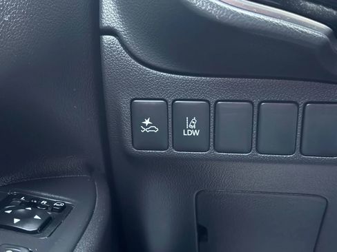 Used 2020 Mitsubishi Outlander SE image 26