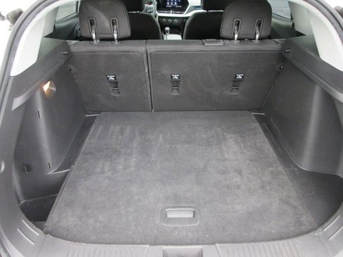 Certified 2025 Chevrolet Trax LS w/ LS Convenience Package FWD image 10