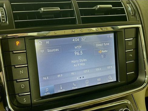 Used 2020 Lincoln Continental AWD w/ Premium Package image 15