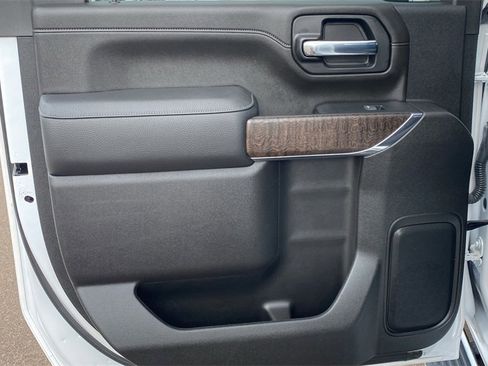 Used 2023 GMC Sierra 3500 Denali w/ Denali Ultimate Package image 12