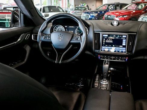 Used 2022 Maserati Levante GT image 32