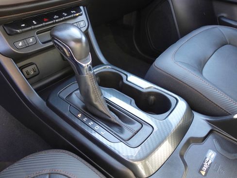 Used 2022 GMC Canyon AT4 image 47