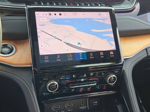 Certified 2023 Jeep Grand Cherokee L Summit AWD/4WD image 32