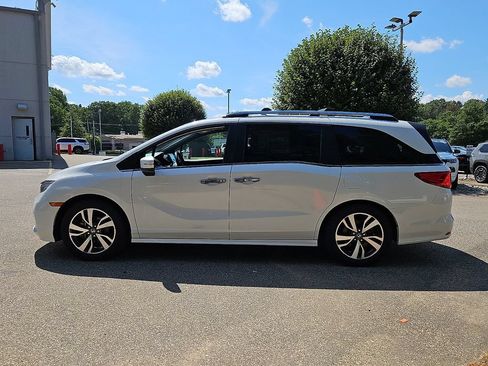Used 2021 Honda Odyssey Touring image 5