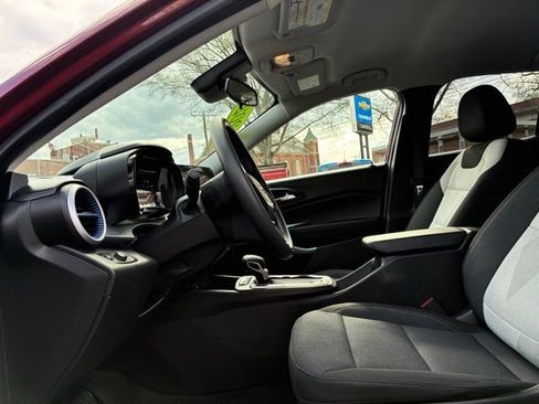 Used 2024 Chevrolet Trax LS w/ LS Convenience Package image 15