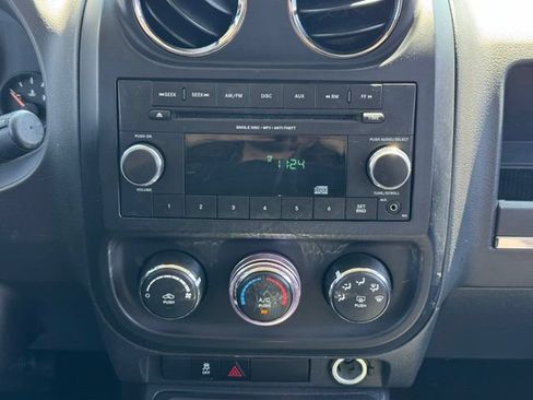 Used 2016 Jeep Patriot Sport w/ Power Value Group AWD/4WD image 3