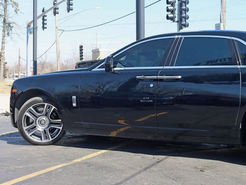 Used 2015 Rolls-Royce Ghost RWD image 15