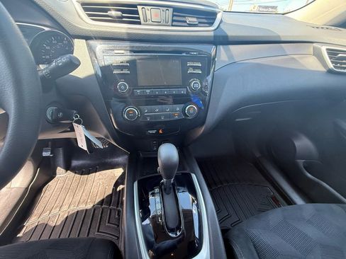 Used 2014 Nissan Rogue S FWD image 15
