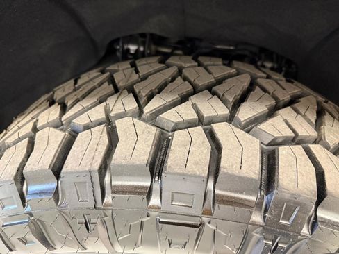 Used 2022 Chevrolet Silverado 2500 High Country w/ Safety Package II image 10