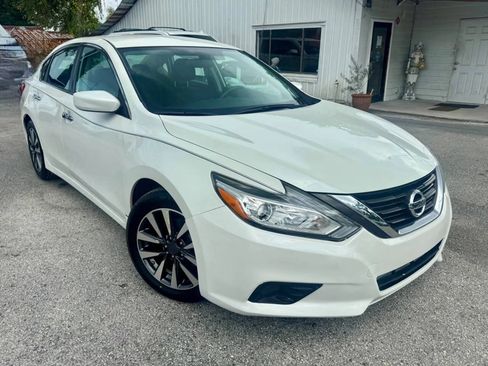 Used 2017 Nissan Altima 2.5 SV FWD image 3
