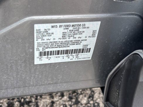 Used 2023 Ford Edge Titanium AWD/4WD image 25