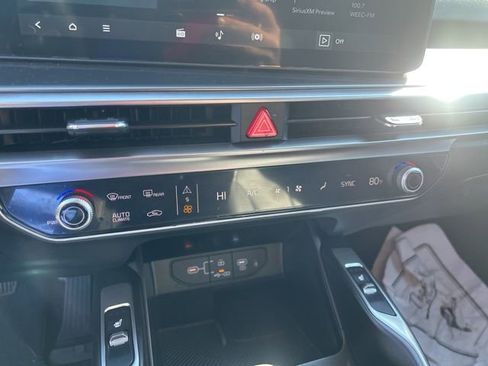 Used 2025 Kia Sorento S image 25