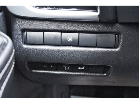 Used 2023 Nissan Rogue SL w/ SL Premium Package image 18