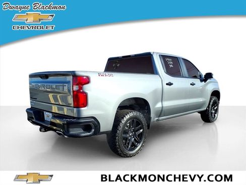 Used 2024 Chevrolet Silverado 1500 LT Trail Boss w/ LPO, Dark Essentials Package image 3
