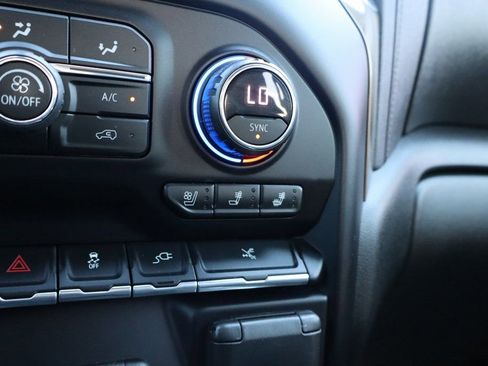 Used 2021 Chevrolet Silverado 1500 High Country w/ Technology Package image 13