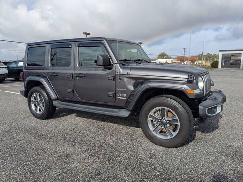 Used 2020 Jeep Wrangler Unlimited Sahara image 3