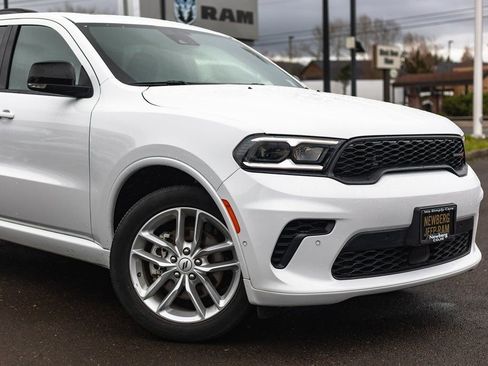 Used 2025 Dodge Durango GT AWD/4WD image 3