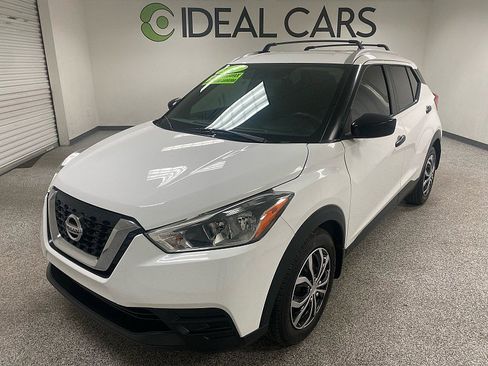 Used 2018 Nissan Kicks S w/ Exterior Package image 1