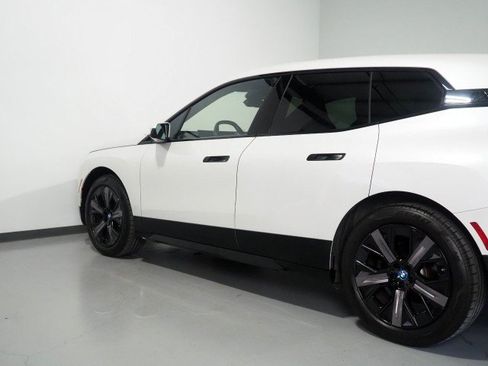 Used 2024 BMW iX xDrive50 w/ Premium Package AWD/4WD image 69