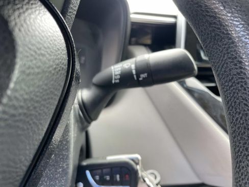 Used 2021 Toyota Corolla LE FWD image 25