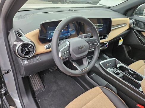 New 2026 Chevrolet Equinox ACTIV w/ Safety and Technology Package AWD/4WD image 11