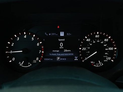 Used 2021 Nissan Titan PRO-4X w/ Pro-4x Convenience Package image 11