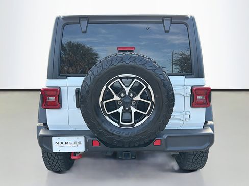 Used 2024 Jeep Wrangler Rubicon image 4