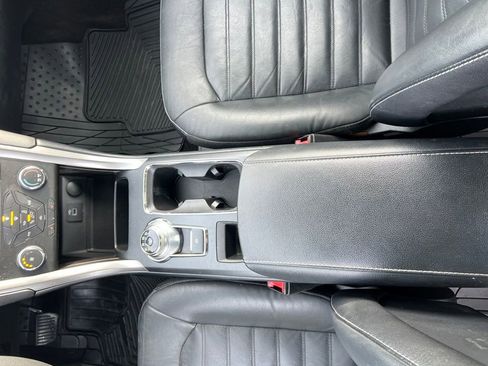 Used 2017 Ford Fusion SE image 24