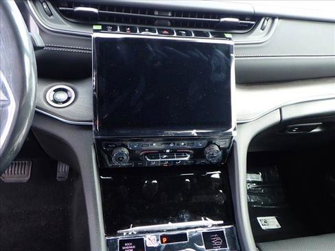 New 2025 Jeep Grand Cherokee L Overland w/ Luxury Tech Group IV image 20