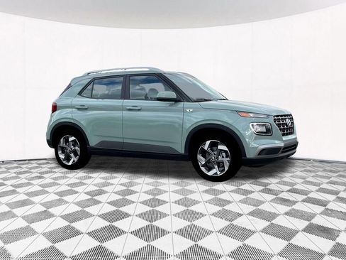 New 2025 Hyundai Venue SEL image 16