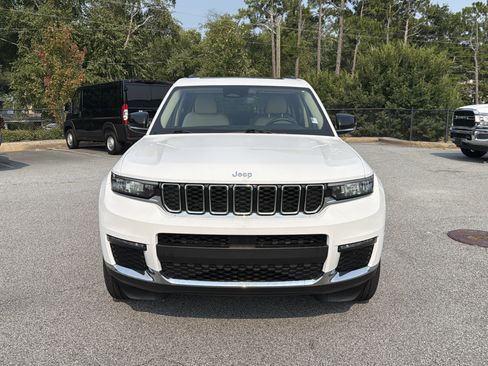 Used 2022 Jeep Grand Cherokee L Limited AWD/4WD image 2