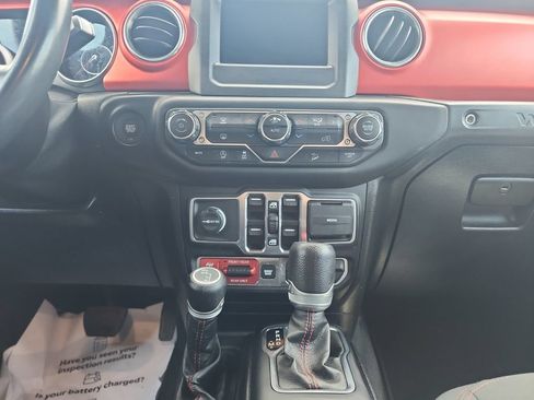 Used 2020 Jeep Wrangler Unlimited Rubicon AWD/4WD image 12