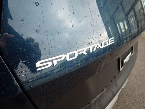 Certified 2025 Kia Sportage EX w/ EX Premium Package AWD/4WD image 4