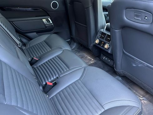 Certified 2025 Land Rover Discovery S AWD/4WD image 34