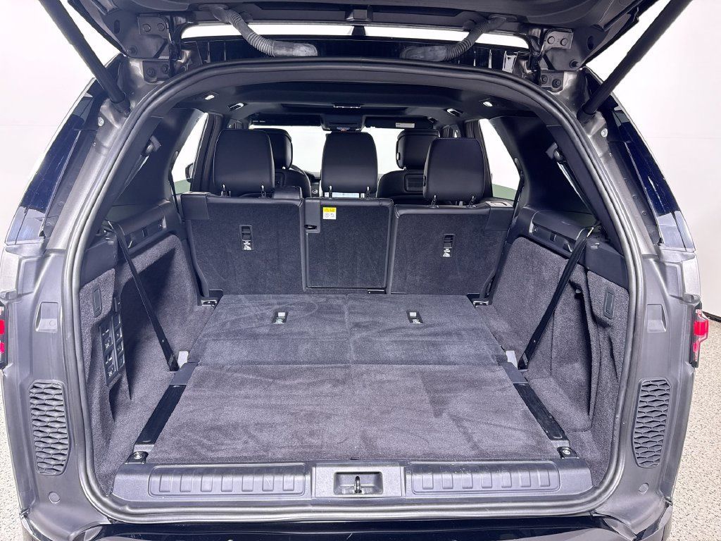 Used 2024 Land Rover Discovery Dynamic SE AWD/4WD image 22