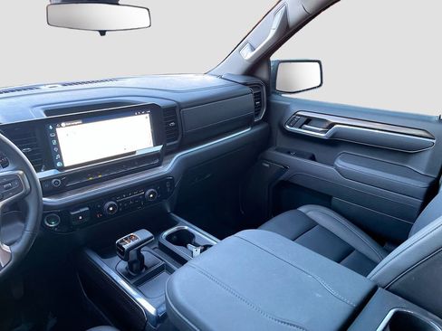 Used 2025 Chevrolet Silverado 1500 LT Trail Boss w/ Convenience Package II AWD/4WD image 24