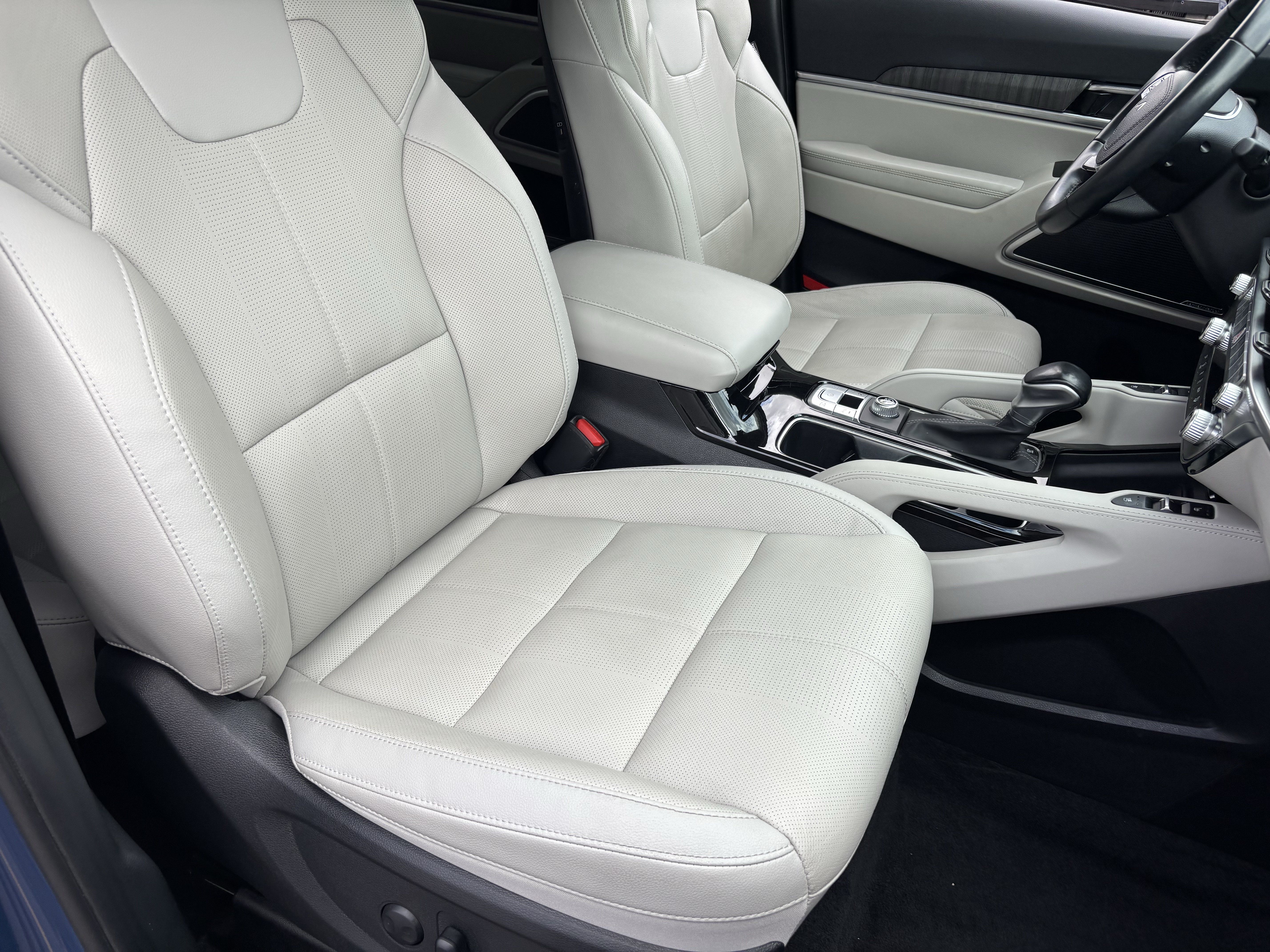 Certified 2024 Kia Telluride SX w/ Towing Package FWD image 8