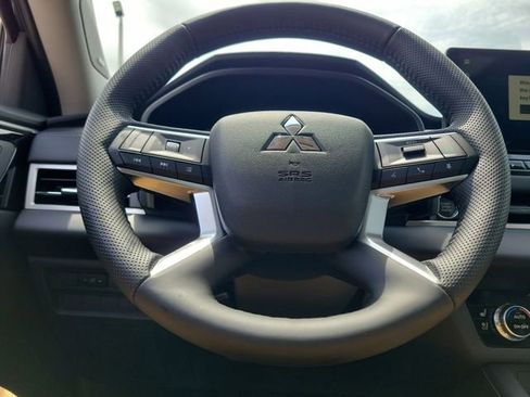 New 2025 Mitsubishi Outlander SEL image 27