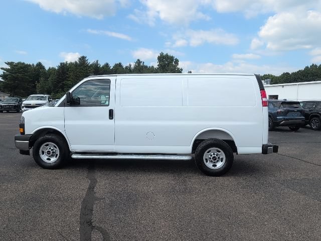 Used 2025 GMC Savana 2500 w/ Driver Convenience Package RWD image 4