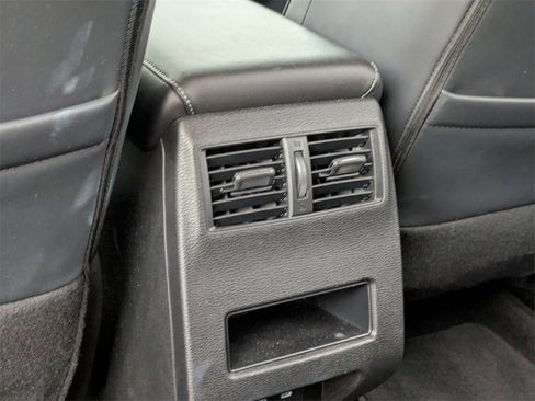Used 2025 Mitsubishi Outlander SE image 27