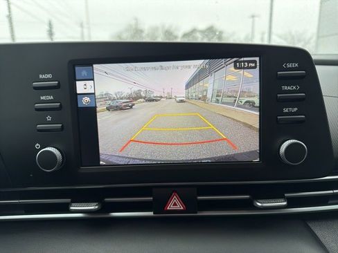 Used 2025 Hyundai Elantra SE image 23