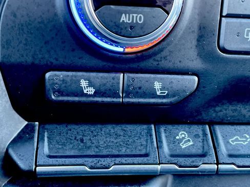 Used 2022 GMC Sierra 2500 SLE w/ SLE Value Package; image 21