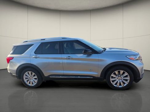 Used 2021 Ford Explorer King Ranch w/ Premium Technology Package image 10