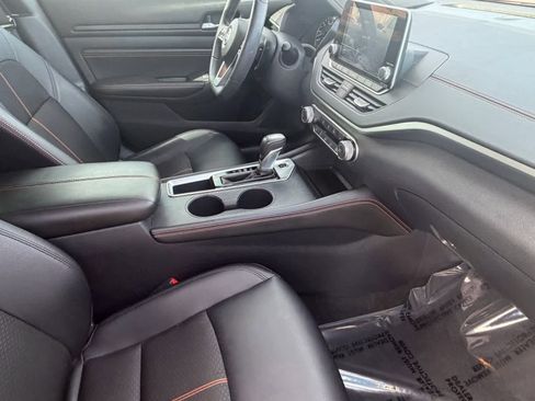 Certified 2019 Nissan Altima 2.5 SR w/ SR Premium Package image 11