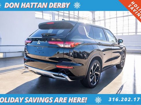 Used 2022 Mitsubishi Outlander SE image 36