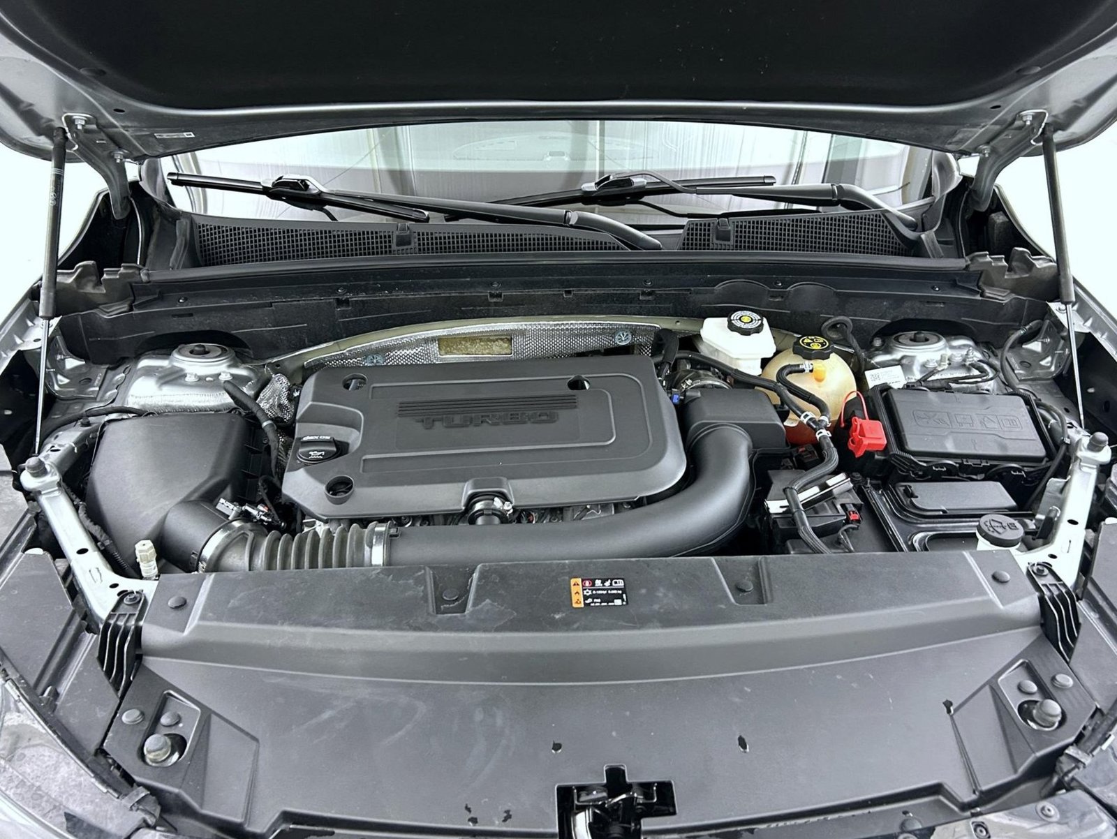 Used 2023 Buick Envision Essence AWD/4WD image 23